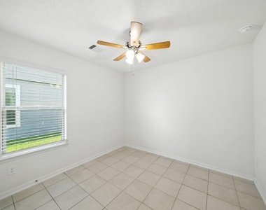 539 Broken Boulder Street - Photo Thumbnail 2