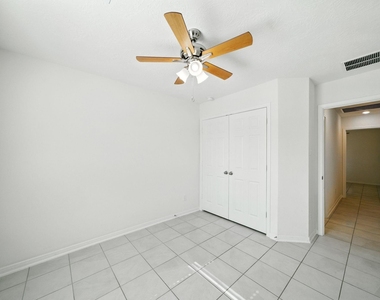 539 Broken Boulder Street - Photo Thumbnail 1