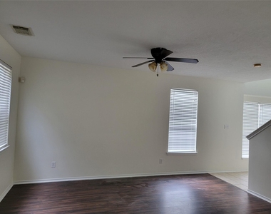 424 Folk Crest Lane - Photo Thumbnail 6