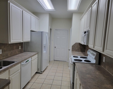 424 Folk Crest Lane - Photo Thumbnail 3