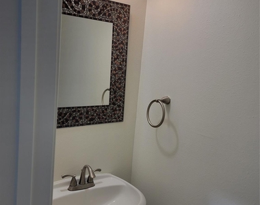 424 Folk Crest Lane - Photo Thumbnail 7