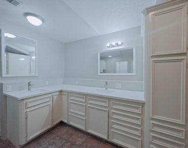 321 21st Avenue N - Photo Thumbnail 20