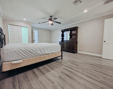 321 21st Avenue N - Photo Thumbnail 18