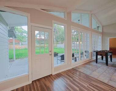 321 21st Avenue N - Photo Thumbnail 9