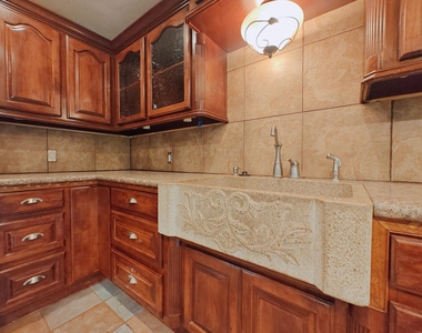 321 21st Avenue N - Photo Thumbnail 15