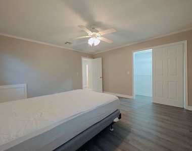 321 21st Avenue N - Photo Thumbnail 25