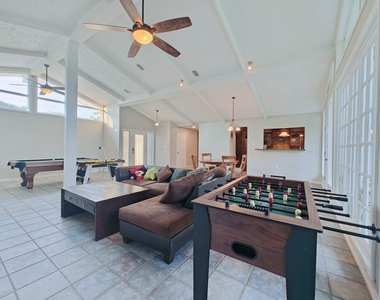 321 21st Avenue N - Photo Thumbnail 5
