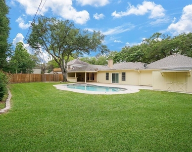 2918 E Elm Circle - Photo Thumbnail 2