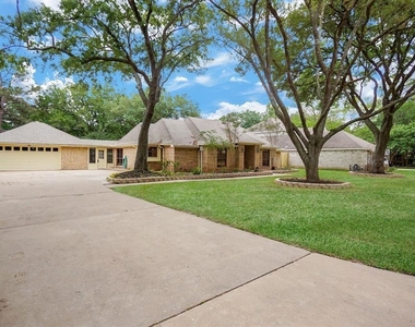 2918 E Elm Circle - Photo Thumbnail 1