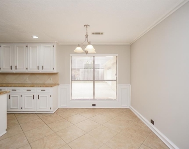 2918 E Elm Circle - Photo Thumbnail 3