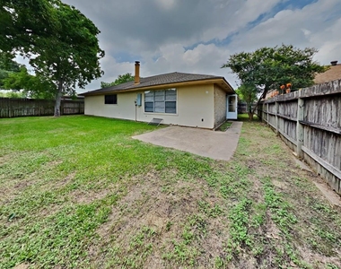 2818 Mayflower Landing Court - Photo Thumbnail 9