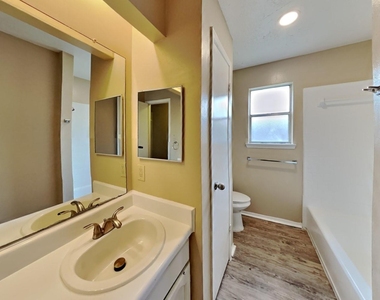 2818 Mayflower Landing Court - Photo Thumbnail 8