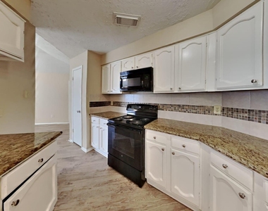 2818 Mayflower Landing Court - Photo Thumbnail 3