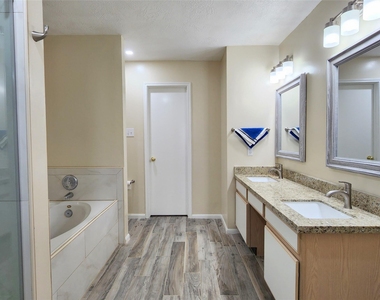 18123 Noble Forest Drive - Photo Thumbnail 17