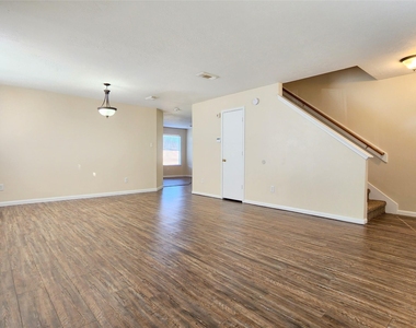 18123 Noble Forest Drive - Photo Thumbnail 3