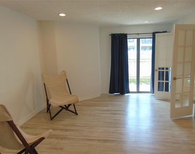 3220 69th Street - Photo Thumbnail 2