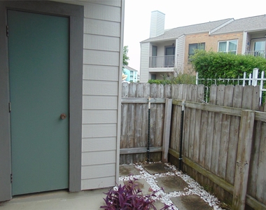 3220 69th Street - Photo Thumbnail 29