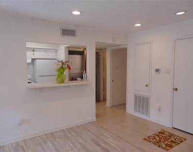 3220 69th Street - Photo Thumbnail 6
