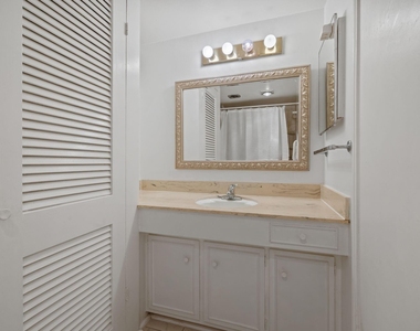 642 S Ripple Creek Drive - Photo Thumbnail 14
