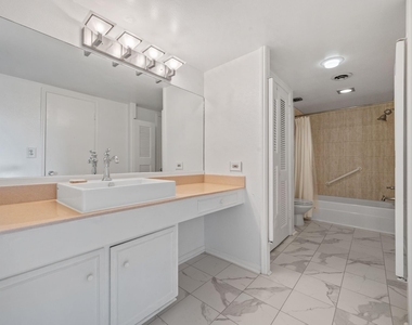 642 S Ripple Creek Drive - Photo Thumbnail 9