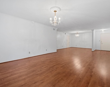 642 S Ripple Creek Drive - Photo Thumbnail 4