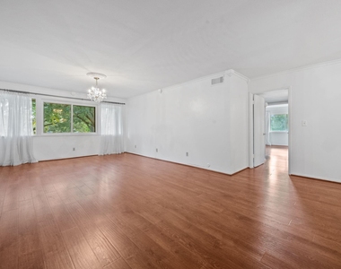 642 S Ripple Creek Drive - Photo Thumbnail 3