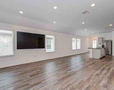 6111 Grove Of Pines St - Photo Thumbnail 8