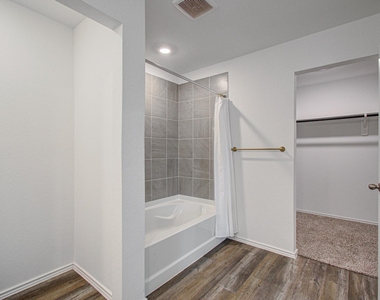 6111 Grove Of Pines St - Photo Thumbnail 20