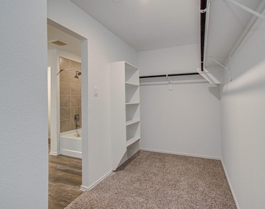 6111 Grove Of Pines St - Photo Thumbnail 21