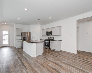 6111 Grove Of Pines St - Photo Thumbnail 11