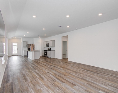 6111 Grove Of Pines St - Photo Thumbnail 7