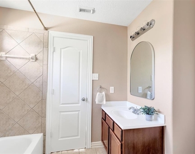 13019 Chandler Chase Court - Photo Thumbnail 34