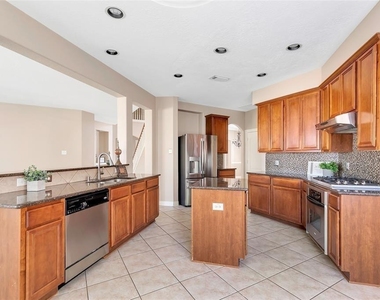 13019 Chandler Chase Court - Photo Thumbnail 12
