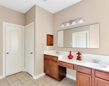 13019 Chandler Chase Court - Photo Thumbnail 23
