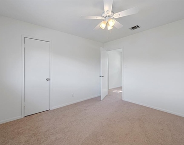 9718 Truscon Drive - Photo Thumbnail 15