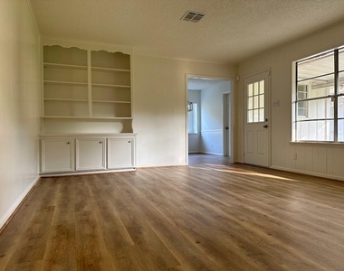 9718 Truscon Drive - Photo Thumbnail 6