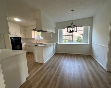 9718 Truscon Drive - Photo Thumbnail 3