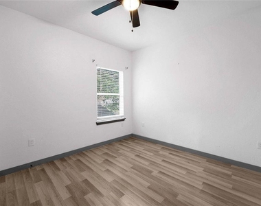 3625 Lydia Street - Photo Thumbnail 7