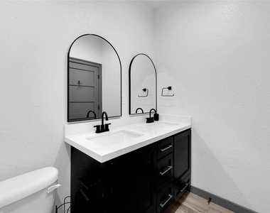 3625 Lydia Street - Photo Thumbnail 8