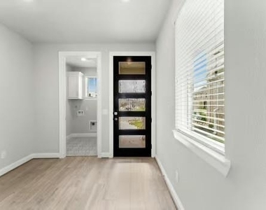724 Lake Lacosta Drive - Photo Thumbnail 4