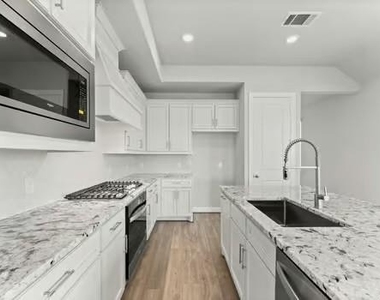 724 Lake Lacosta Drive - Photo Thumbnail 7