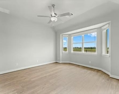 724 Lake Lacosta Drive - Photo Thumbnail 17