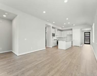 724 Lake Lacosta Drive - Photo Thumbnail 14