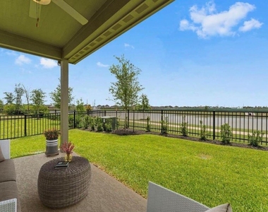 724 Lake Lacosta Drive - Photo Thumbnail 27