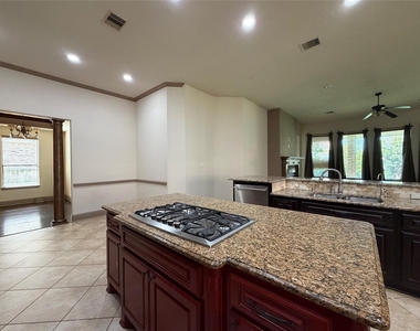 6223 Duke Trail Lane - Photo Thumbnail 8