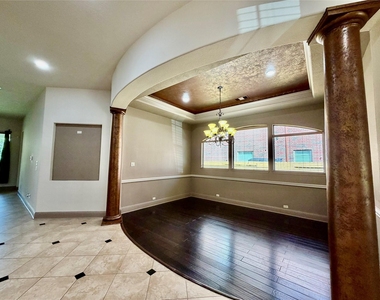 6223 Duke Trail Lane - Photo Thumbnail 4