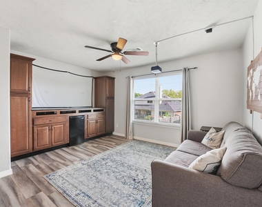 6215 Lake Chase Court - Photo Thumbnail 12