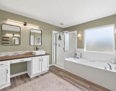 6215 Lake Chase Court - Photo Thumbnail 15
