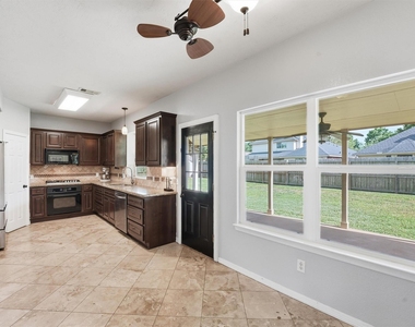 6215 Lake Chase Court - Photo Thumbnail 7