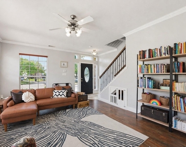 6215 Lake Chase Court - Photo Thumbnail 5
